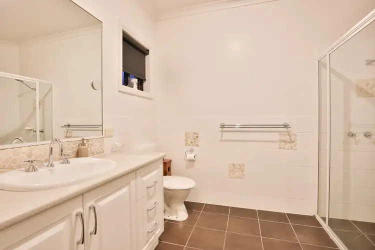 Fifth view of Homely house listing, 3 Akron Court, Mildura VIC 3500