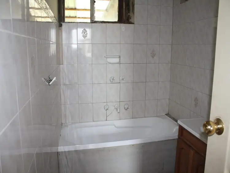Fourth view of Homely house listing, 5 Hammer Court, Mount Gambier SA 5290