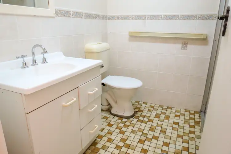 Sixth view of Homely unit listing, 2/10 COOLABAH DRIVE, Taree NSW 2430