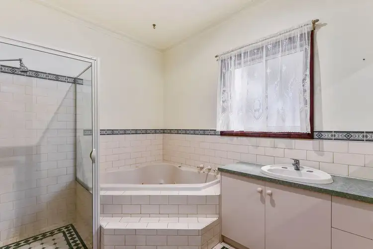 Sixth view of Homely house listing, 33 Brolga Street, Mount Gambier SA 5290
