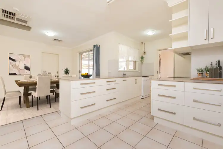 Third view of Homely house listing, 4 BUNDARRA COURT, Mildura VIC 3500