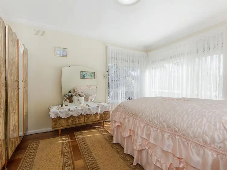 Sixth view of Homely house listing, 2 Chestnut Drive, St Albans VIC 3021