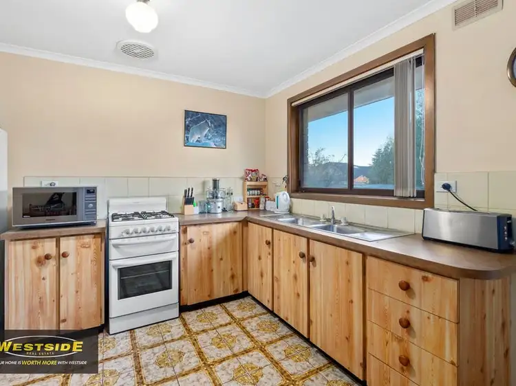 Second view of Homely unit listing, 2/30-32 Ivanhoe Avenue, St Albans, St Albans VIC 3021