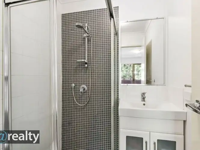 13/269 Nursery Road, Holland Park QLD 4121
