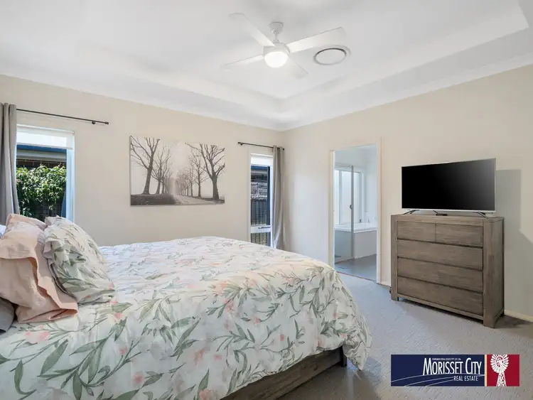 Fifth view of Homely house listing, 8 Edgewater Drive, Morisset Park NSW 2264