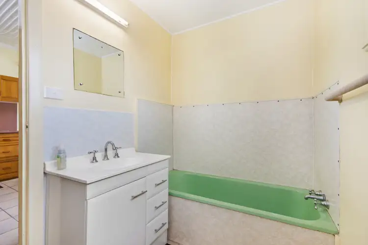 Sixth view of Homely house listing, 76 KINGS ROAD, Hyde Park QLD 4812
