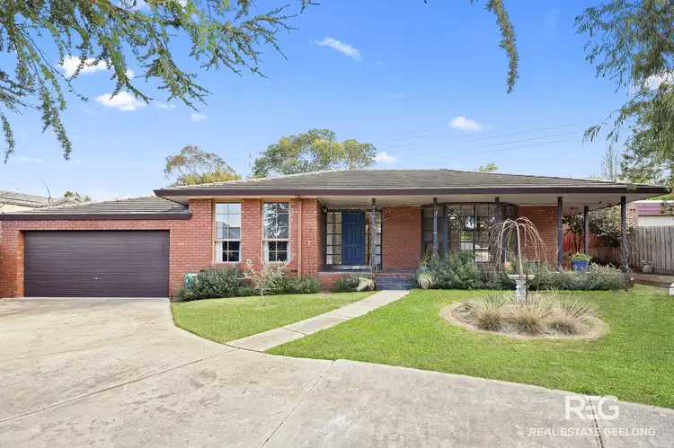 7 HUNTLY CLOSE, Highton VIC 3216