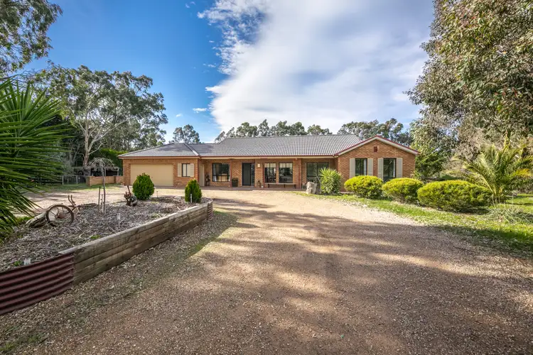 15 Redwood Court, Romsey VIC 3434