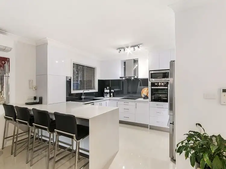 Main view of Homely unit listing, 5/4-6 Kalyan Street, Chevron Island QLD 4217