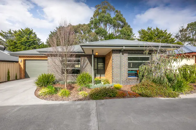 11/97B Barry Street, Romsey VIC 3434