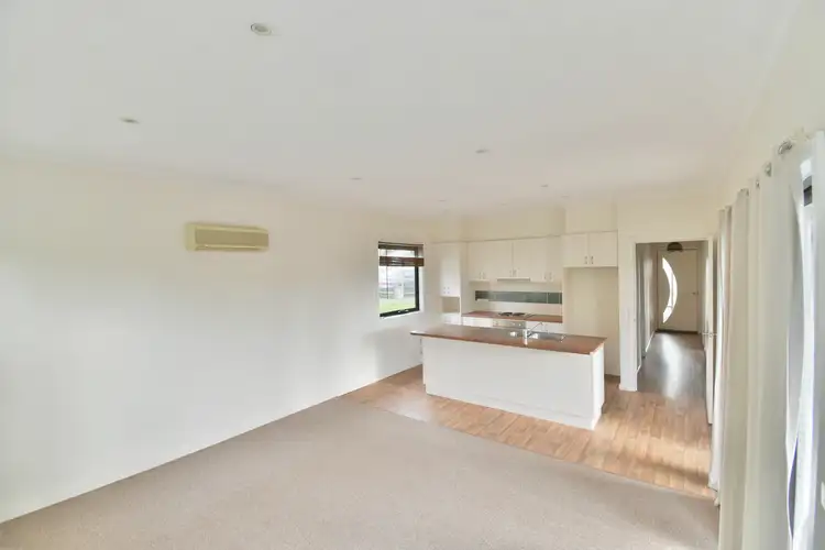 Second view of Homely house listing, 8 McPhee Street North, Buffalo VIC 3958