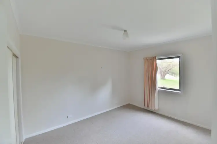 Sixth view of Homely house listing, 8 McPhee Street North, Buffalo VIC 3958