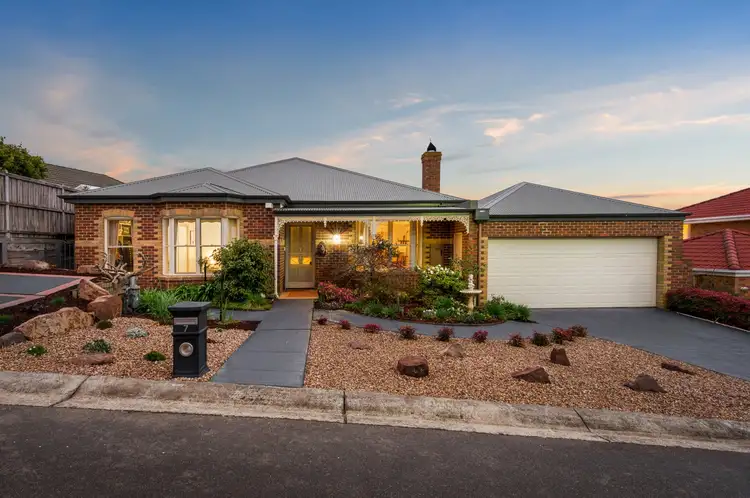 7 HILLRISE CRESCENT, Chirnside Park VIC 3116