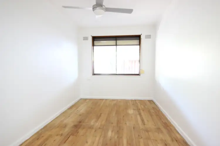 Seventh view of Homely house listing, 10 Thomas Avenue, Lurnea NSW 2170