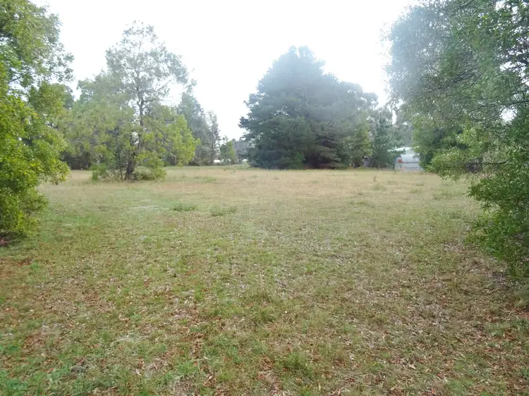 8 North Avenue, Enfield VIC 3352
