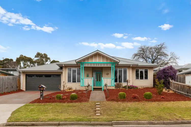 24 McGregor Avenue, Healesville VIC 3777