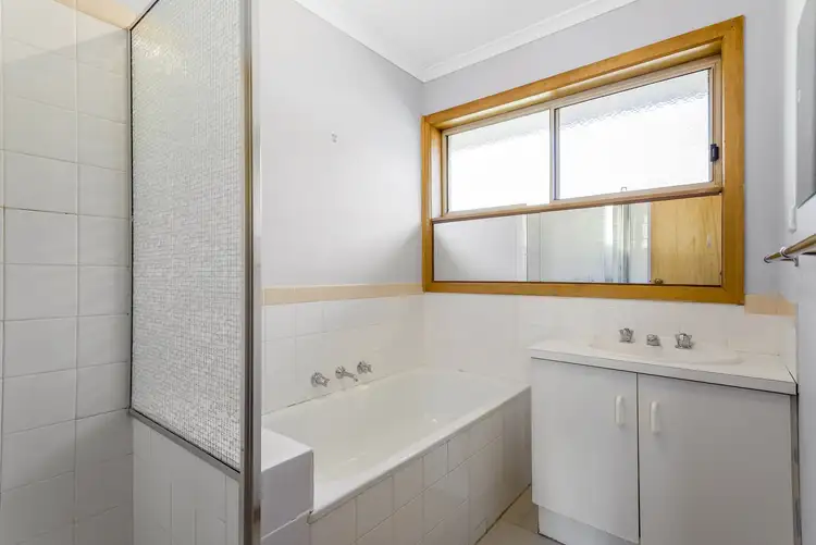 Sixth view of Homely unit listing, 2/24 Broadway, Bonbeach VIC 3196