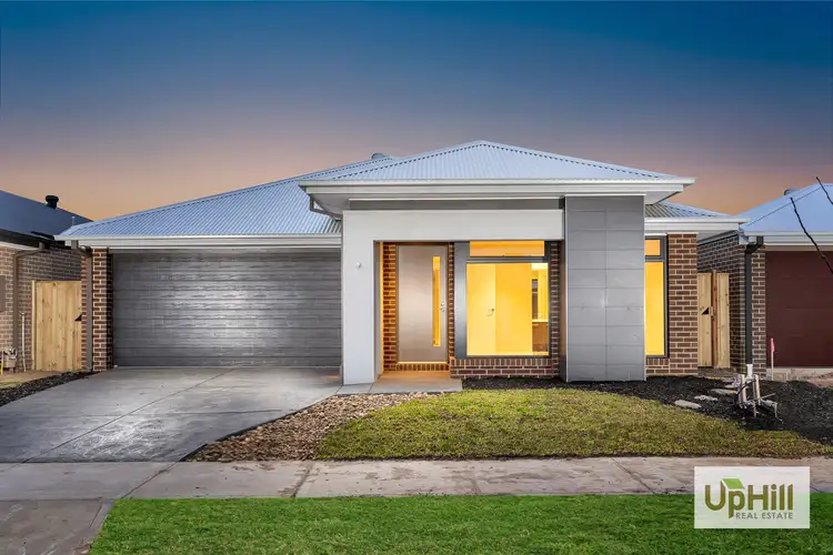 37 WINCHCOMBE WAY, Cranbourne North VIC 3977