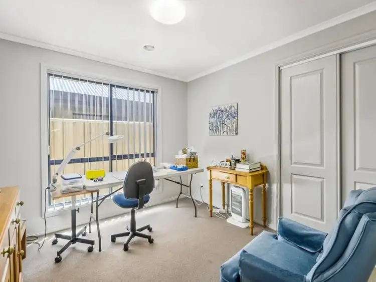 Sixth view of Homely house listing, 8 Lee Court, Mount Gambier SA 5290