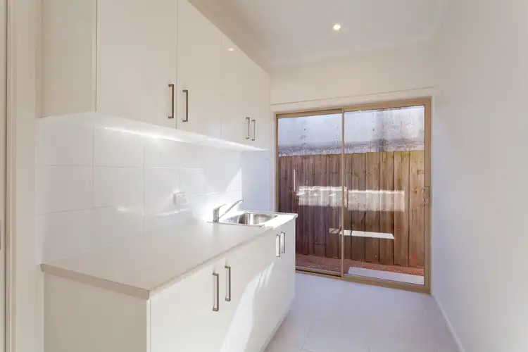 Sixth view of Homely house listing, 2/218 Princes Way, Drouin VIC 3818