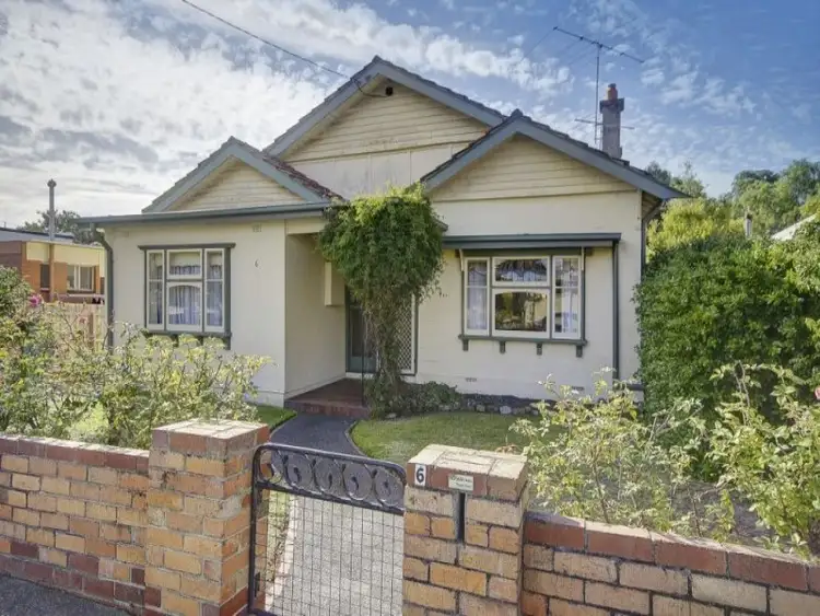 6 William Street, Newtown VIC 3220