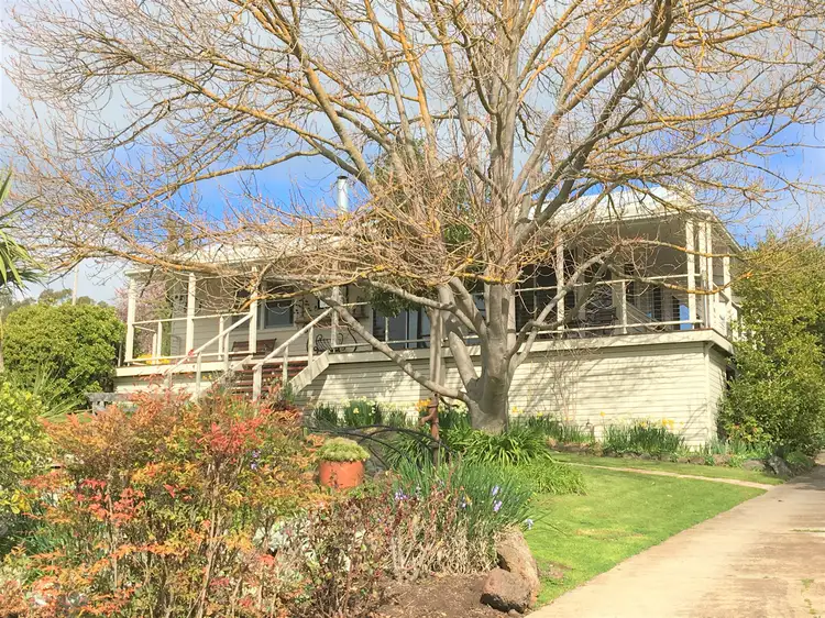 6 Hill Street, Clunes VIC 3370