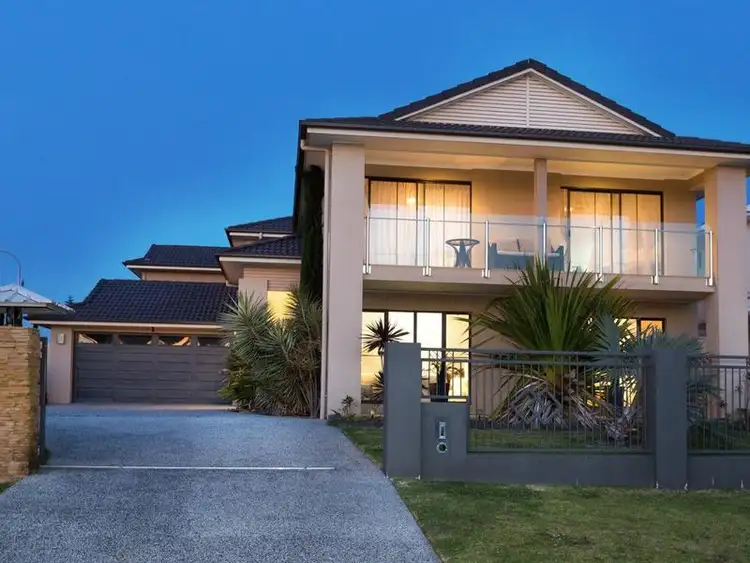 1 Lionheart Crescent, Newport QLD 4020