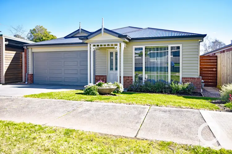 Main view of Homely townhouse listing, 2/189 Princes Way, Drouin VIC 3818
