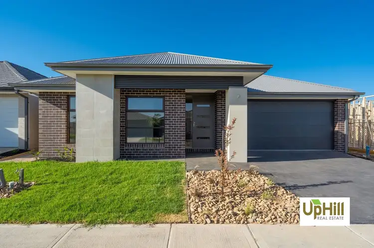 10 Savage Way, Clyde North VIC 3978