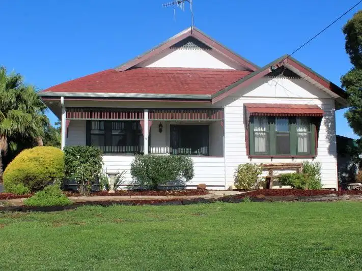 8 Goldsworthy Street