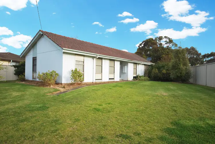 73 Lindsay Street, Heywood VIC 3304