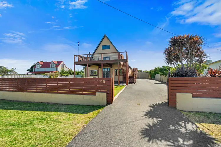 43 Shoreline Drive, Seaspray VIC 3851
