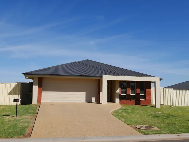 2 Lake Paddock Drive, Leeton NSW 2705