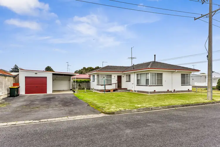 7 Jeffries Street, Port Macdonnell SA 5291