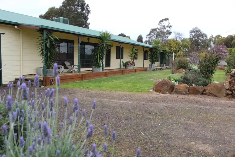 65 George Street, Nhill VIC 3418