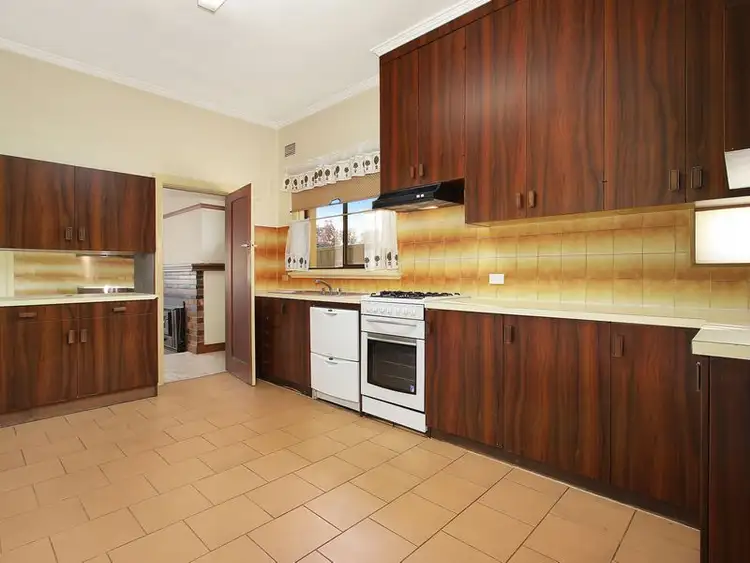 Fifth view of Homely house listing, 516 Creek Street, Albury NSW 2640