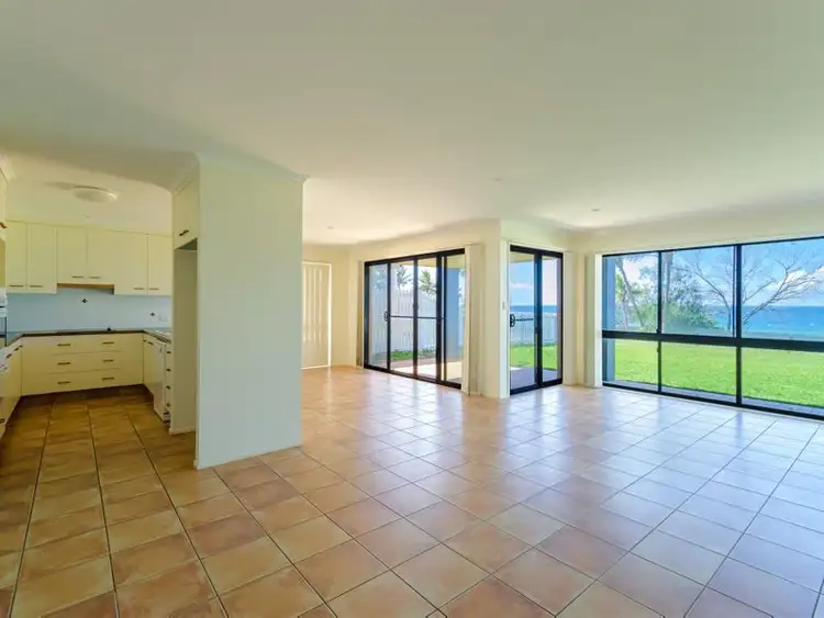 Fifth view of Homely house listing, 4 Chantelle Circuit, Coral Cove QLD 4670