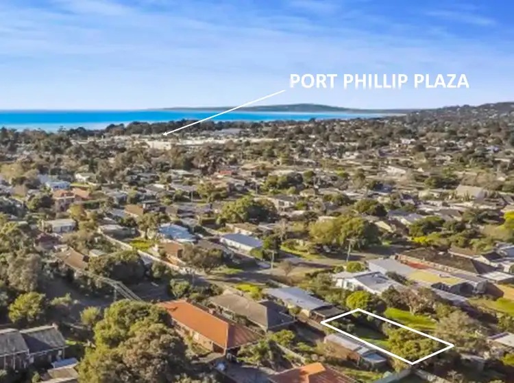 25 Moorfield Avenue, Rosebud VIC 3939