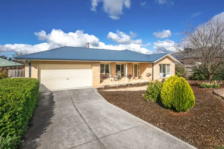 6 Sullivan Court, Romsey VIC 3434