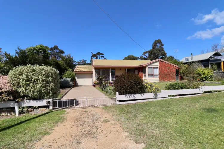10 Maurice Avenue, Mallacoota VIC 3892