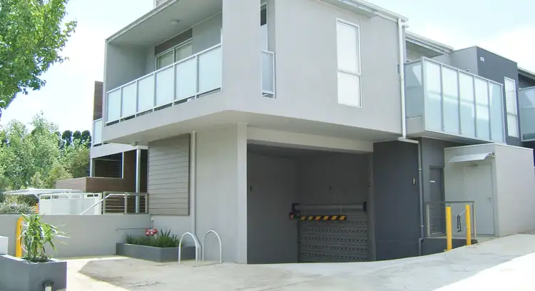 8/2 Middleborough Road, Burwood East VIC 3151