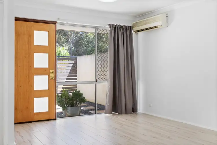 Sixth view of Homely semi-detached listing, 16B Hartfield Crescent, Leeming WA 6149