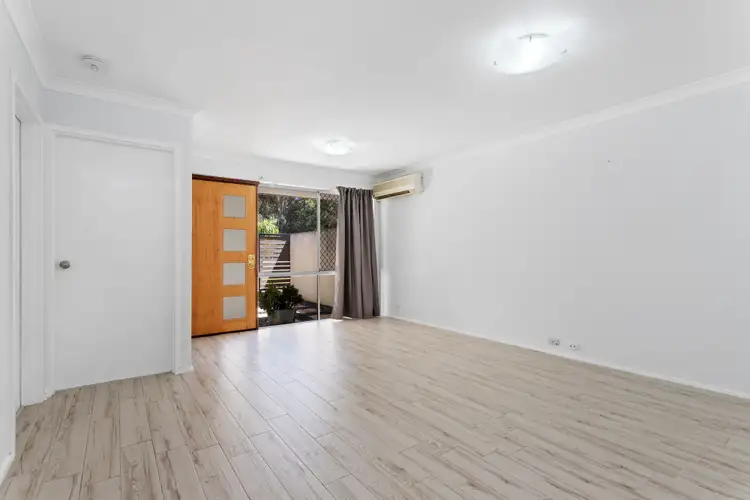 Seventh view of Homely semi-detached listing, 16B Hartfield Crescent, Leeming WA 6149