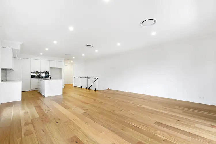 Fourth view of Homely semi-detached listing, 2/248 Bayview Street, Hollywell QLD 4216