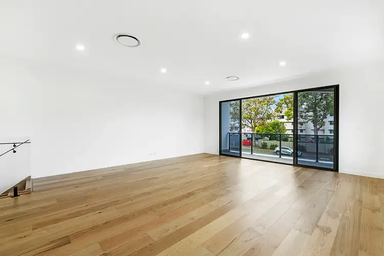 Fifth view of Homely semi-detached listing, 2/248 Bayview Street, Hollywell QLD 4216