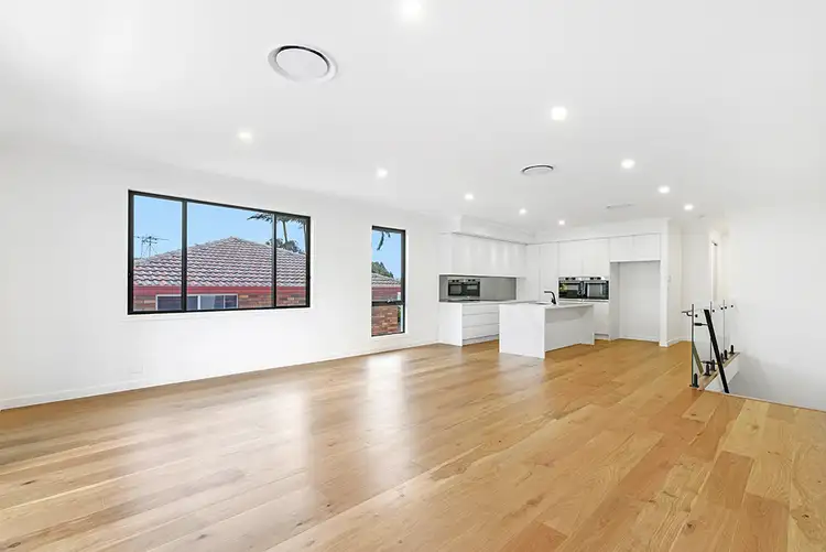 Sixth view of Homely semi-detached listing, 2/248 Bayview Street, Hollywell QLD 4216