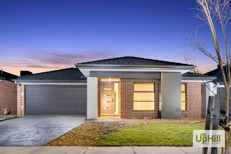 9 CREEKSIDE STREET, Clyde VIC 3978