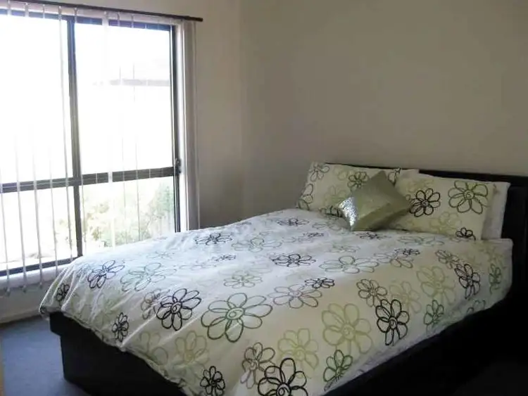 Sixth view of Homely townhouse listing, 2/9 Honeysuckle Street, Eaglehawk VIC 3556