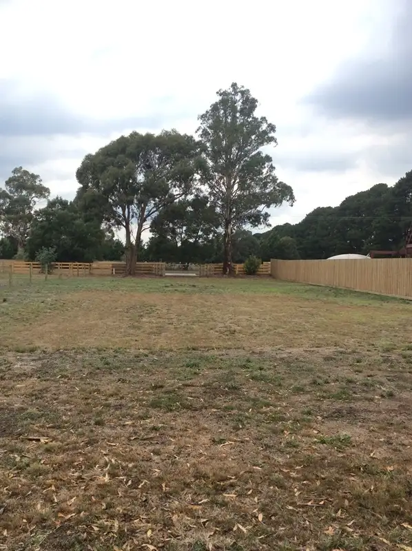 2 Tickawarra Lane, Romsey VIC 3434