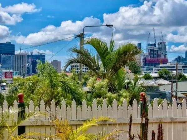 3/57 Gladstone Road